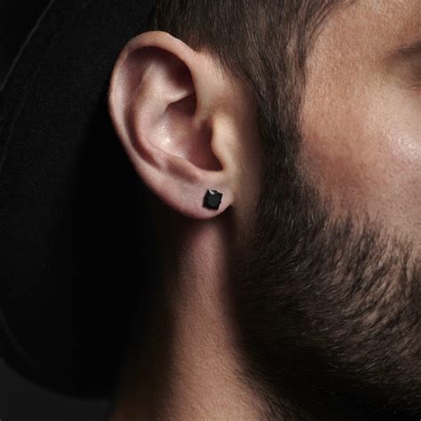 oreja gay|Significado del uso de aretes en hombres